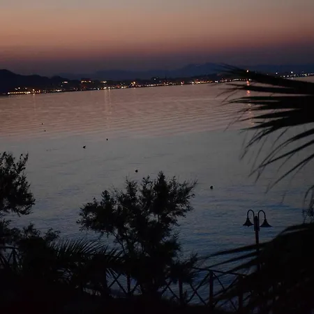 House With One Bedroom In With Wonderful Sea View Furnished Apartment